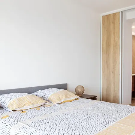 Spacieux De 114 M2 A 5 Min Des Plages - Proximite Tous Commerces Et Transports Apartment *